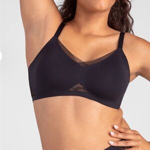 Honeylove Black CrossOver Lace Bra - M+ / 36D/DD